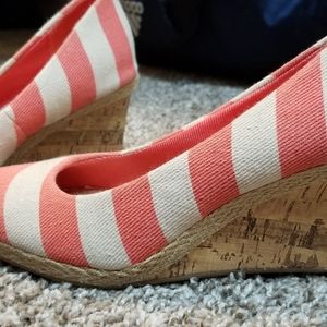 Super cute wedges only worn once!